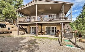Cozy Ruidoso Cabin With Hot Tub And Game Room!